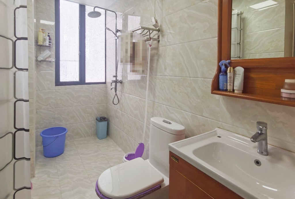 泰山公馆 3室2厅2卫 61.8万 泰山公馆 3室2厅2卫 61.8万客厅