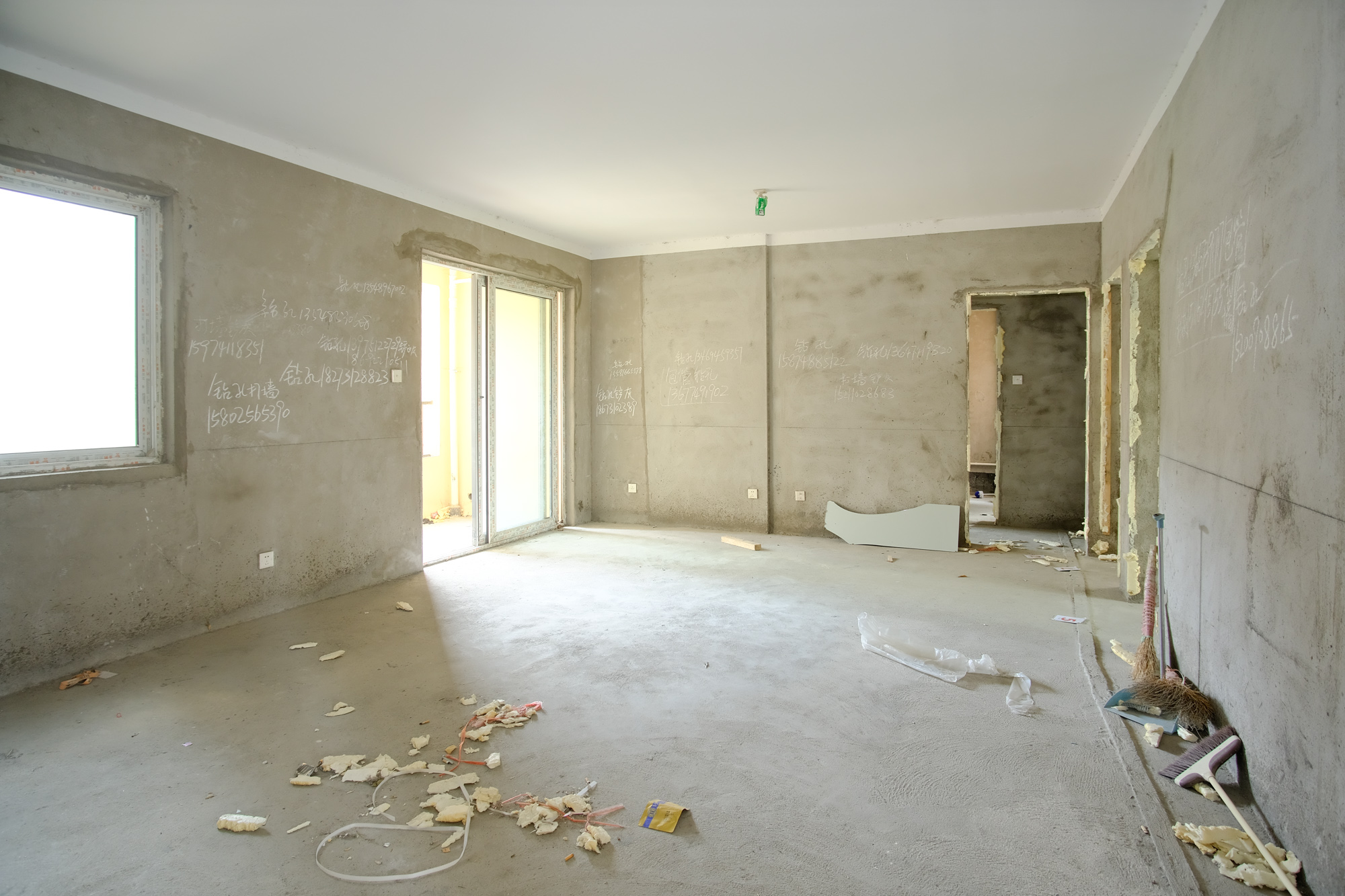 山水湾  4室2厅2卫    92.0万客厅