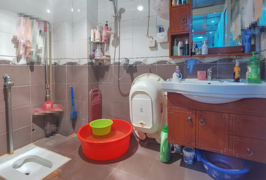 广汇商业广场  3室2厅2卫    65.0万 广汇商业广场  3室2厅2卫    65.0万客厅