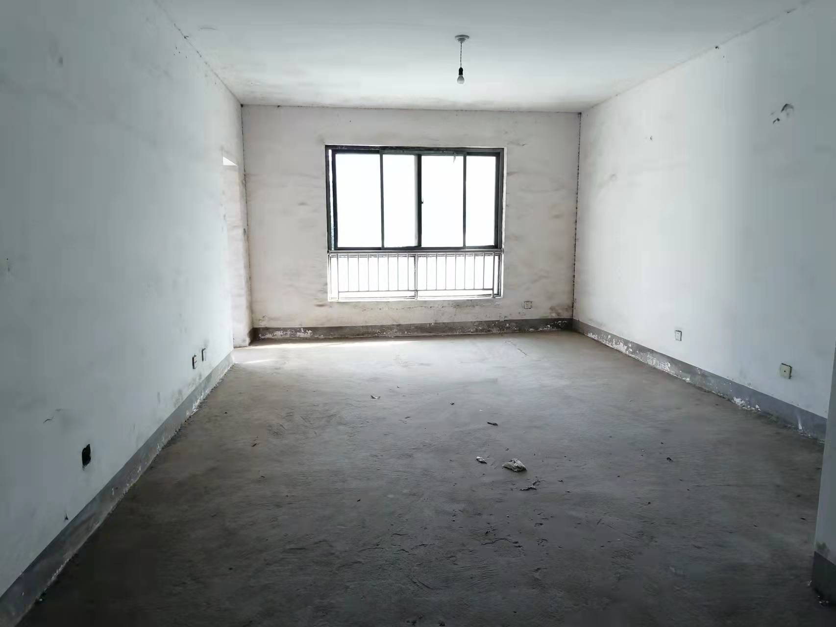 紫苑江岸 4室2厅2卫 80.0万 紫苑江岸 4室2厅2卫 80.0万客厅