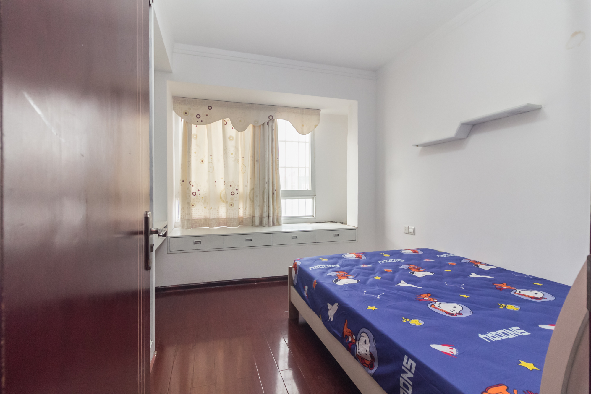 圣力华苑  3室2厅2卫    75.0万卧室