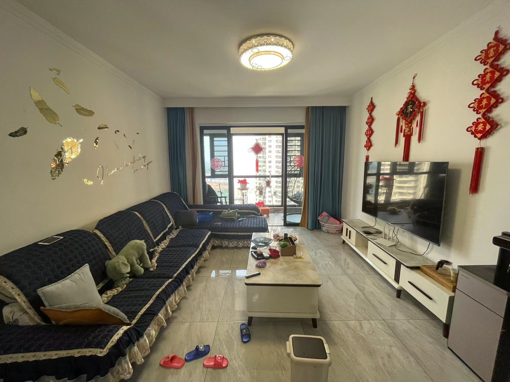 东部美的城 4室2厅2卫 95.0万 东部美的城 4室2厅2卫 95.0万客厅