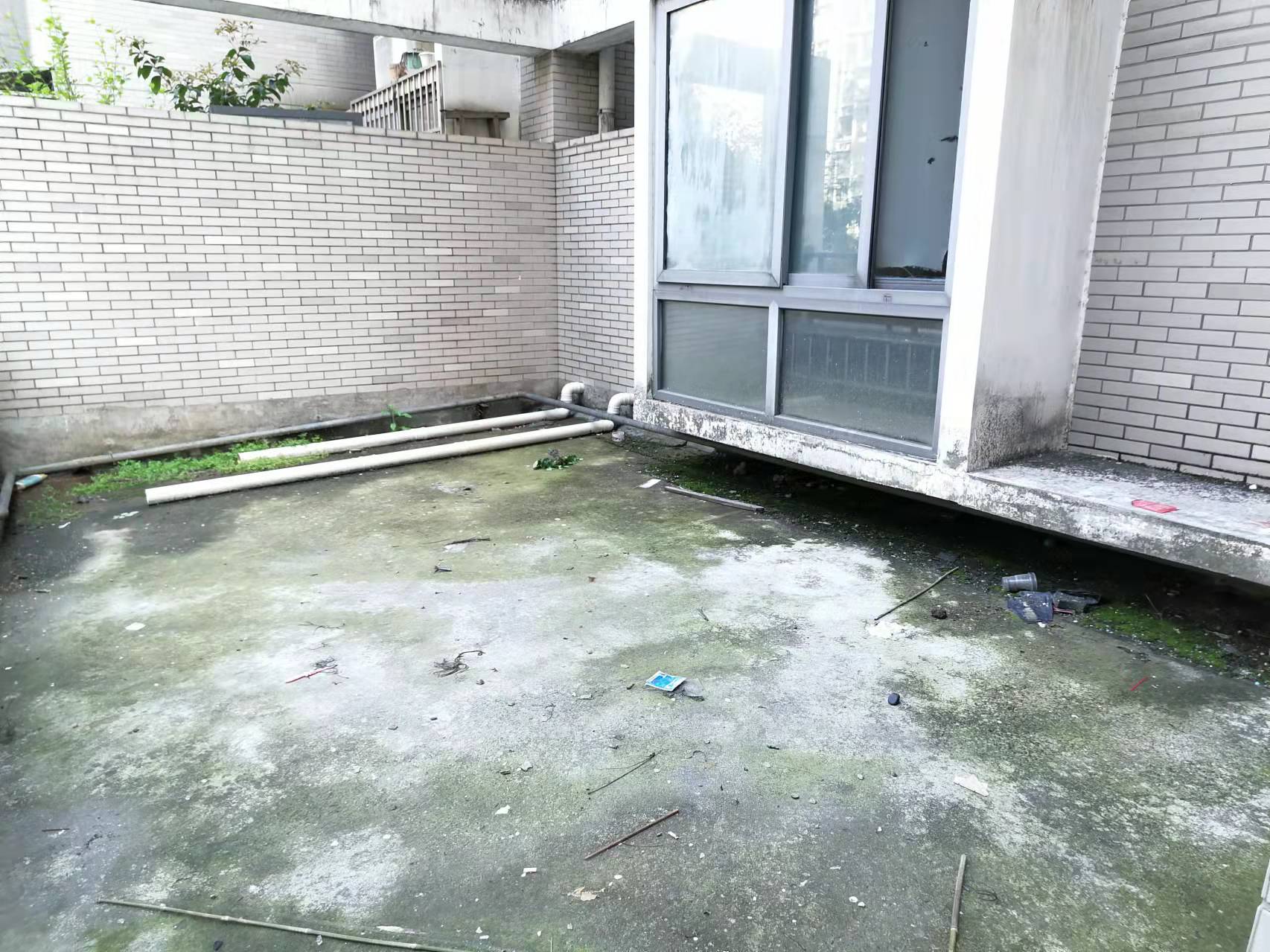 紫苑江岸 4室2厅2卫 80.0万 紫苑江岸 4室2厅2卫 80.0万客厅