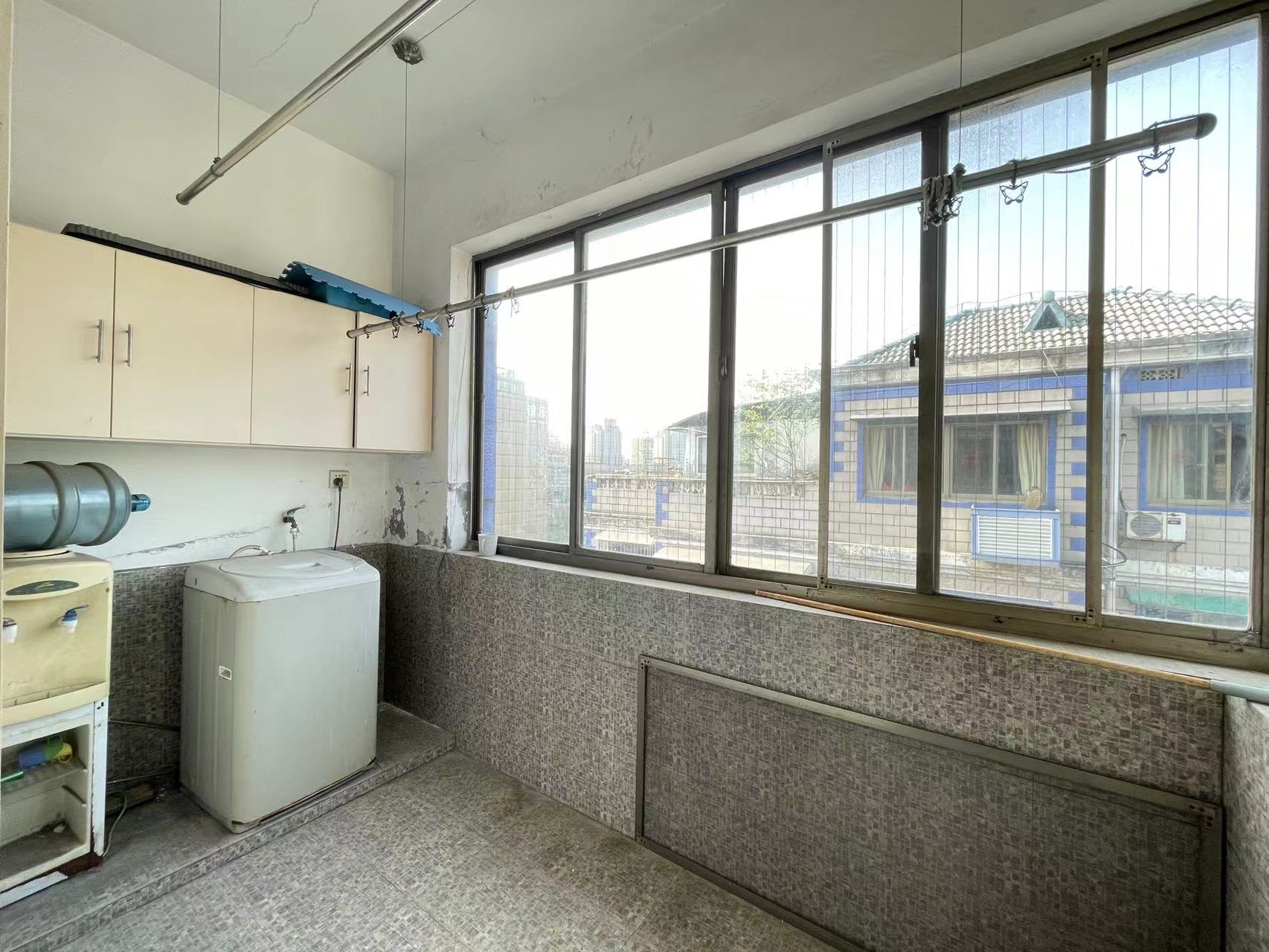 株洲华苑小区  4室2厅2卫    55.5万 株洲华苑小区  4室2厅2卫    55.5万客厅