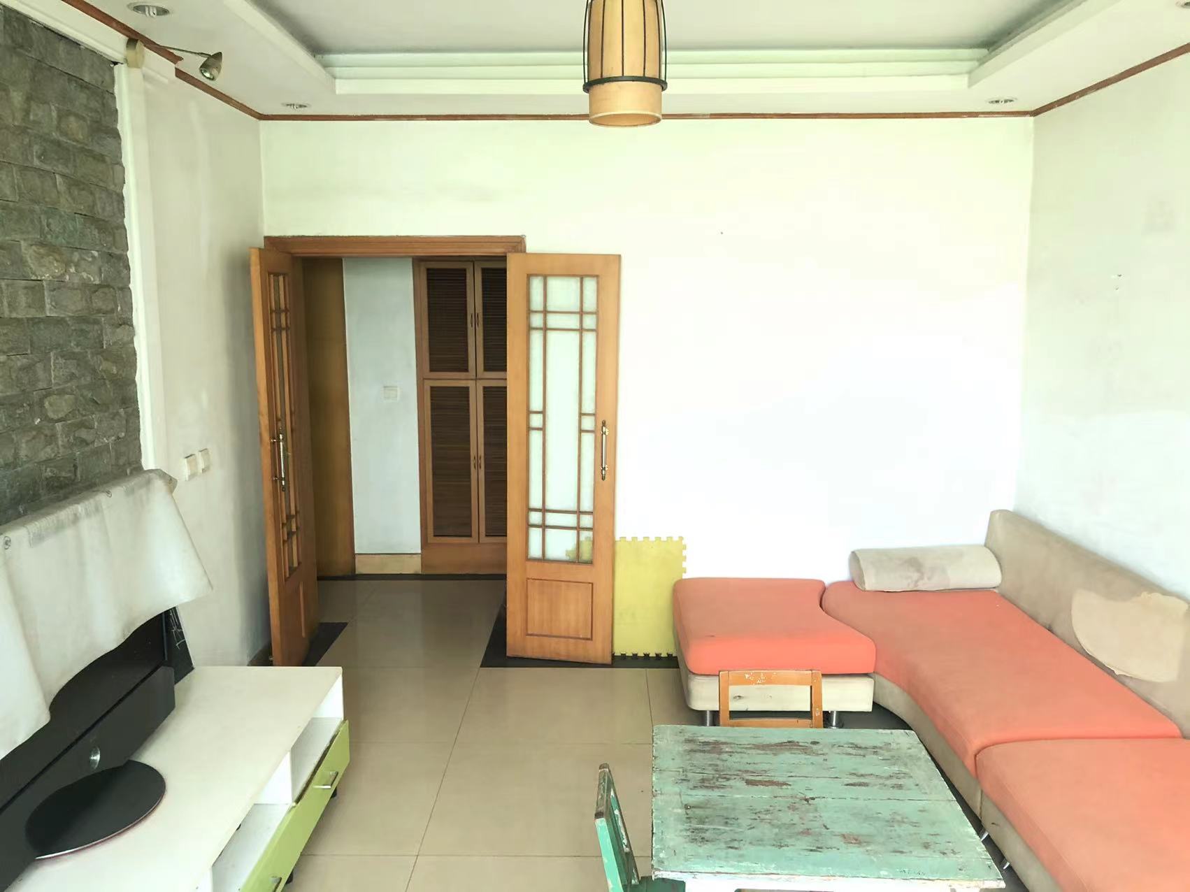 芙蓉小区新华东路123号 3室2厅2卫 52.0万 芙蓉小区新华东路123号 3室2厅2卫 52.0万客厅