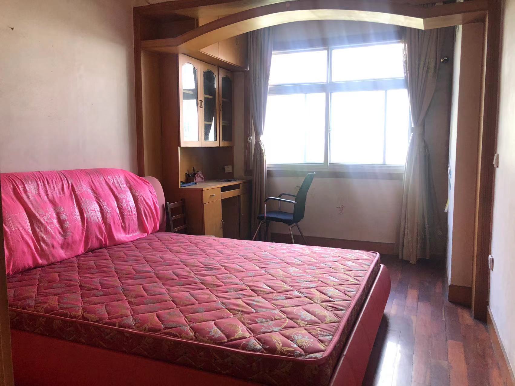 芙蓉小区新华东路123号 3室2厅2卫 52.0万 芙蓉小区新华东路123号 3室2厅2卫 52.0万客厅