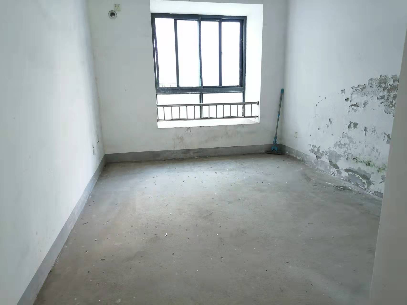 紫苑江岸 4室2厅2卫 80.0万 紫苑江岸 4室2厅2卫 80.0万客厅