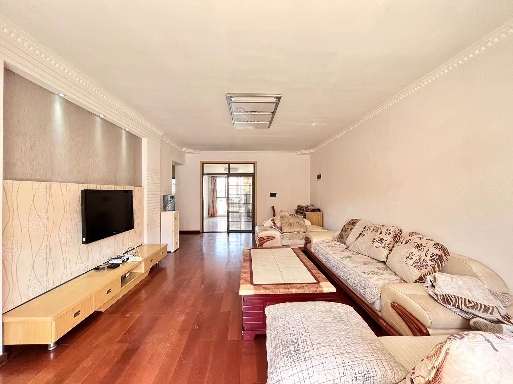 香江水岸新城 3室2厅2卫 2200.0元/月 香江水岸新城 3室2厅2卫 2200.0元/月户型图