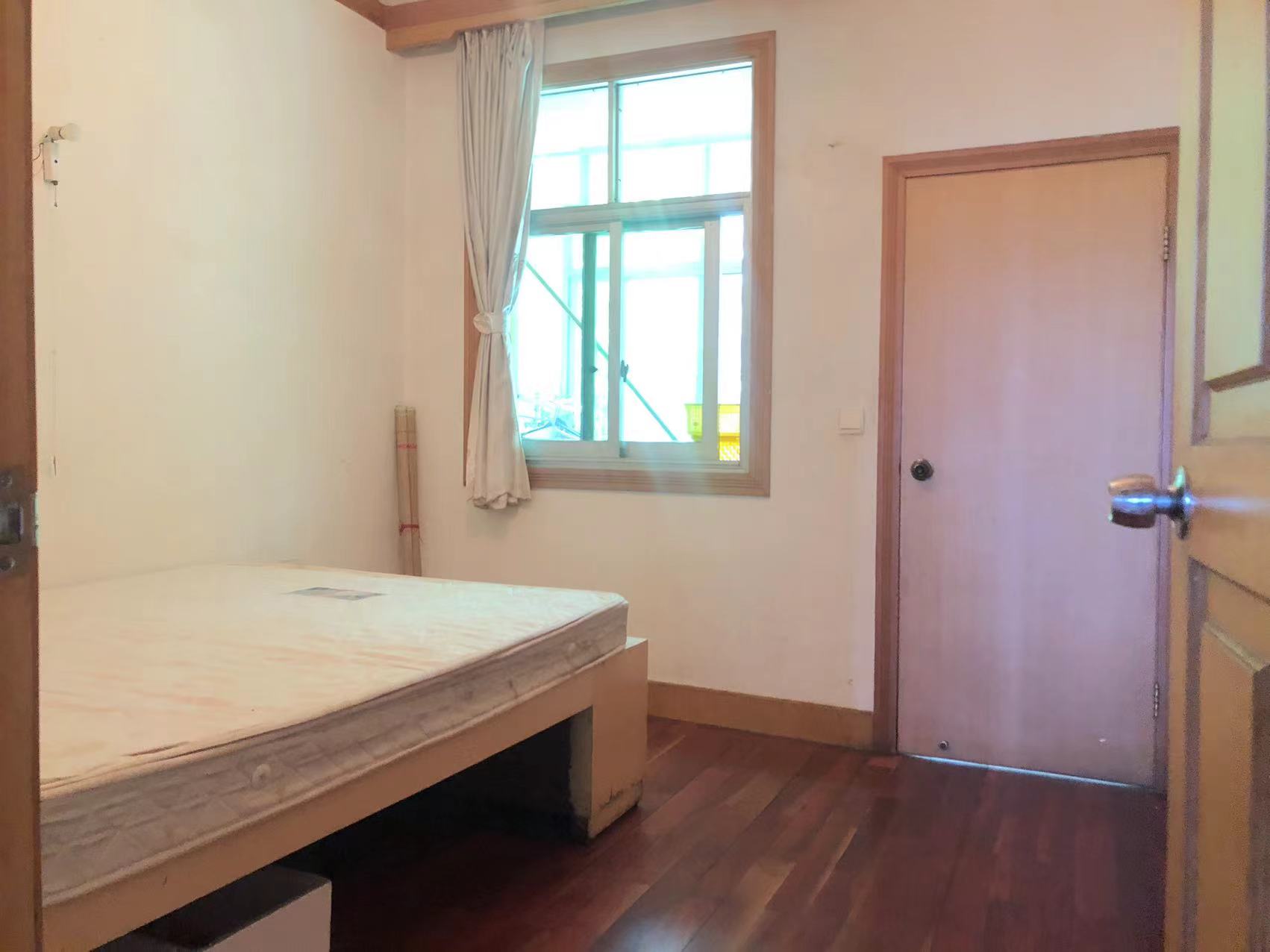 芙蓉小区新华东路123号 3室2厅2卫 52.0万 芙蓉小区新华东路123号 3室2厅2卫 52.0万客厅