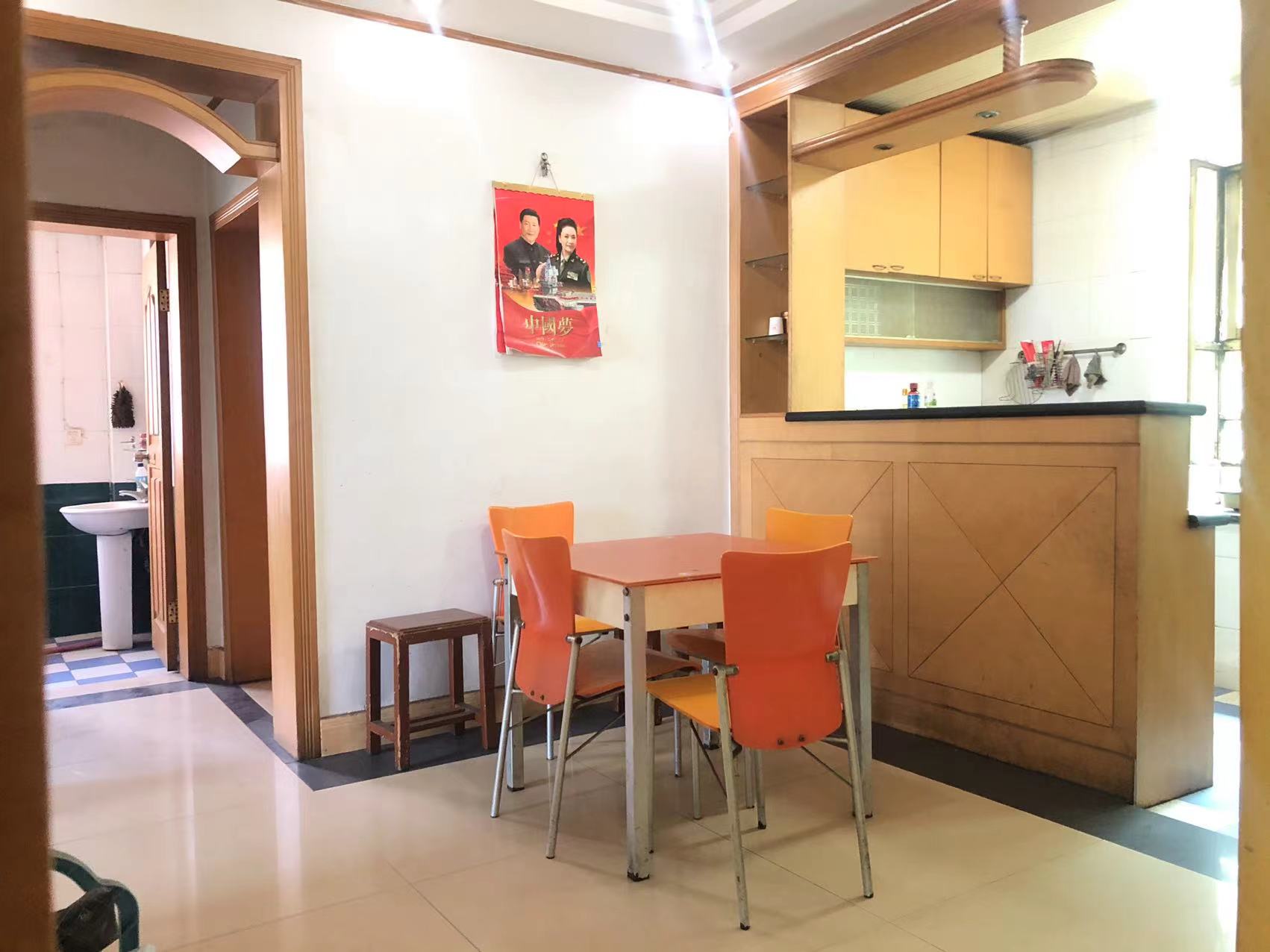 芙蓉小区新华东路123号 3室2厅2卫 52.0万 芙蓉小区新华东路123号 3室2厅2卫 52.0万客厅