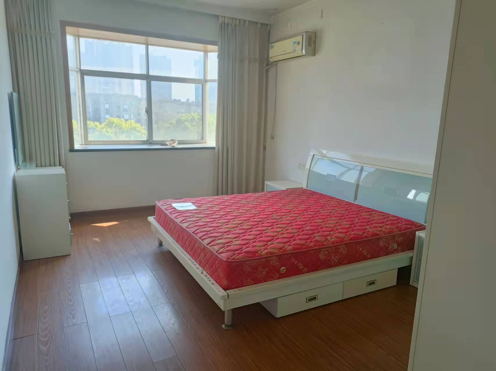 江滨社区 3室2厅2卫 1100.0元/月 江滨社区 3室2厅2卫 1100.0元/月户型图