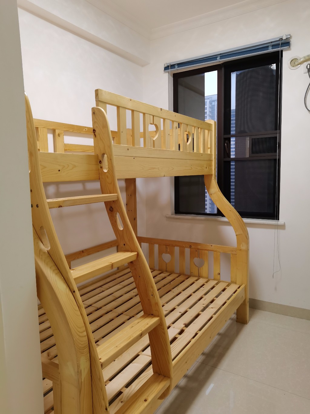 天伦国际  2室2厅1卫    2400.0元/月 天伦国际  2室2厅1卫    2400.0元/月