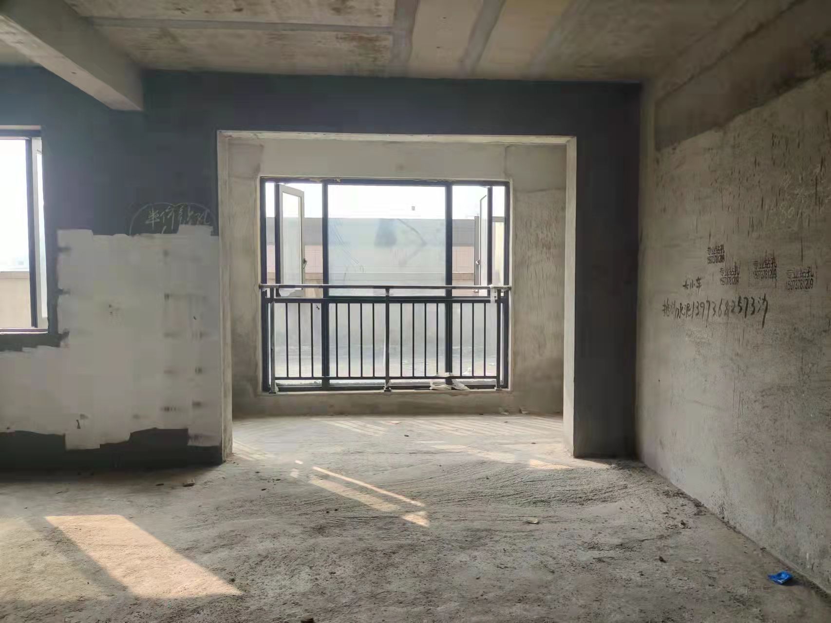 领御一方中心  4室2厅2卫    1800.0元/月 领御一方中心  4室2厅2卫    1800.0元/月室内图