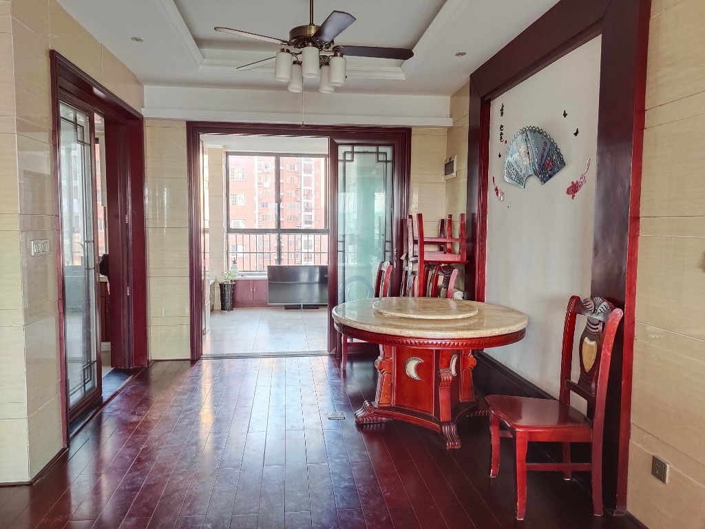 331南方印象 3室2厅2卫 78.0万 331南方印象 3室2厅2卫 78.0万客厅