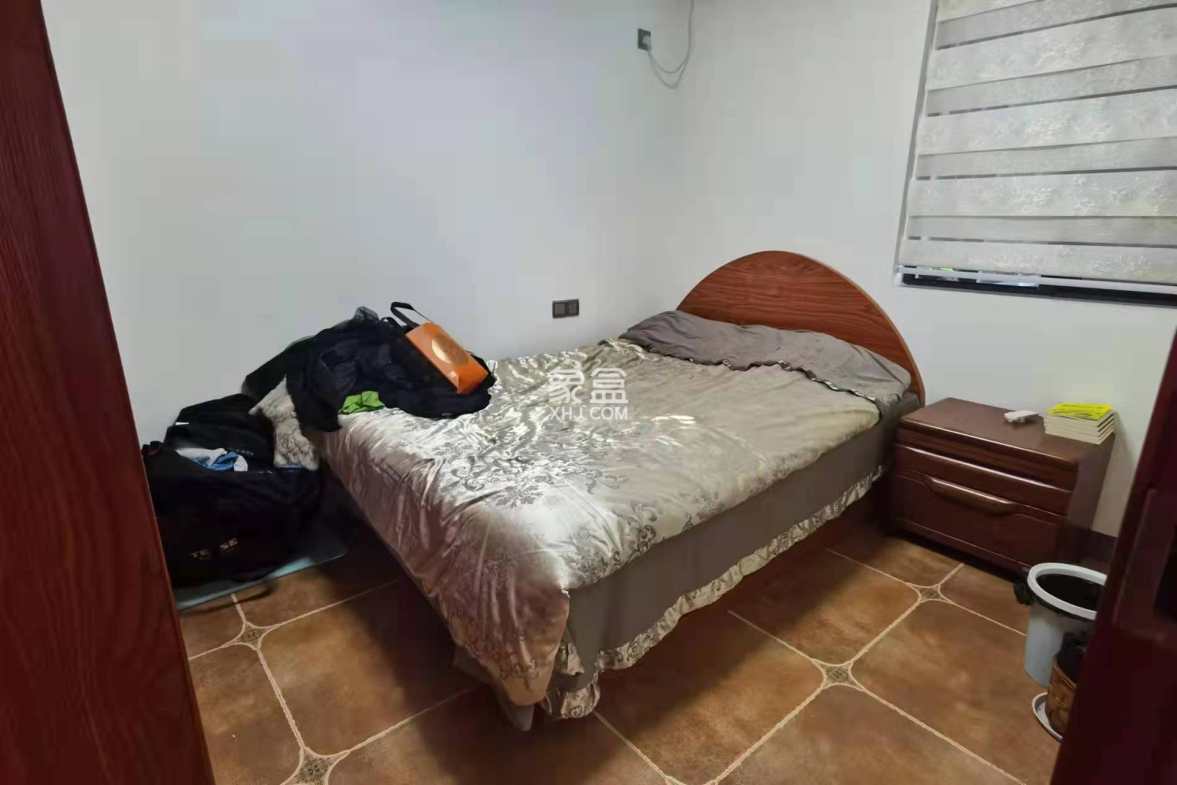 大拇指锁盘 2室2厅1卫 61.80万 大拇指锁盘 2室2厅1卫 61.80万客厅