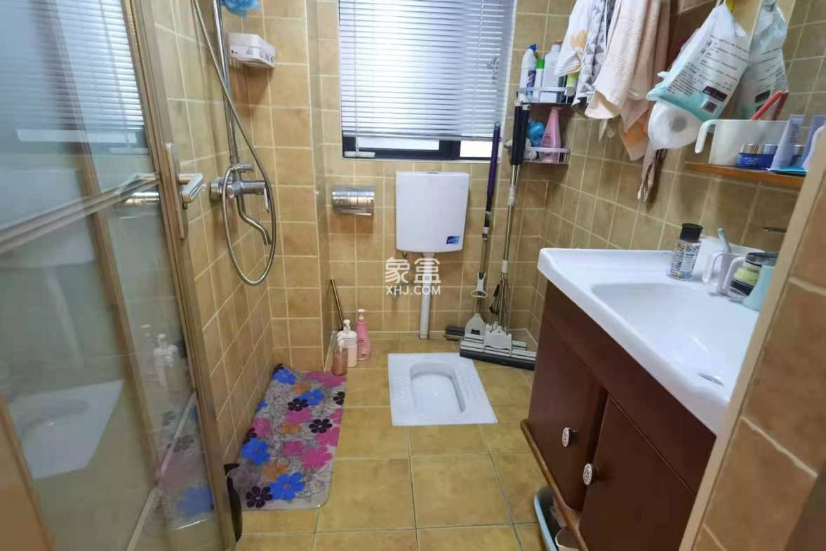 大拇指锁盘 2室2厅1卫 61.80万 大拇指锁盘 2室2厅1卫 61.80万客厅