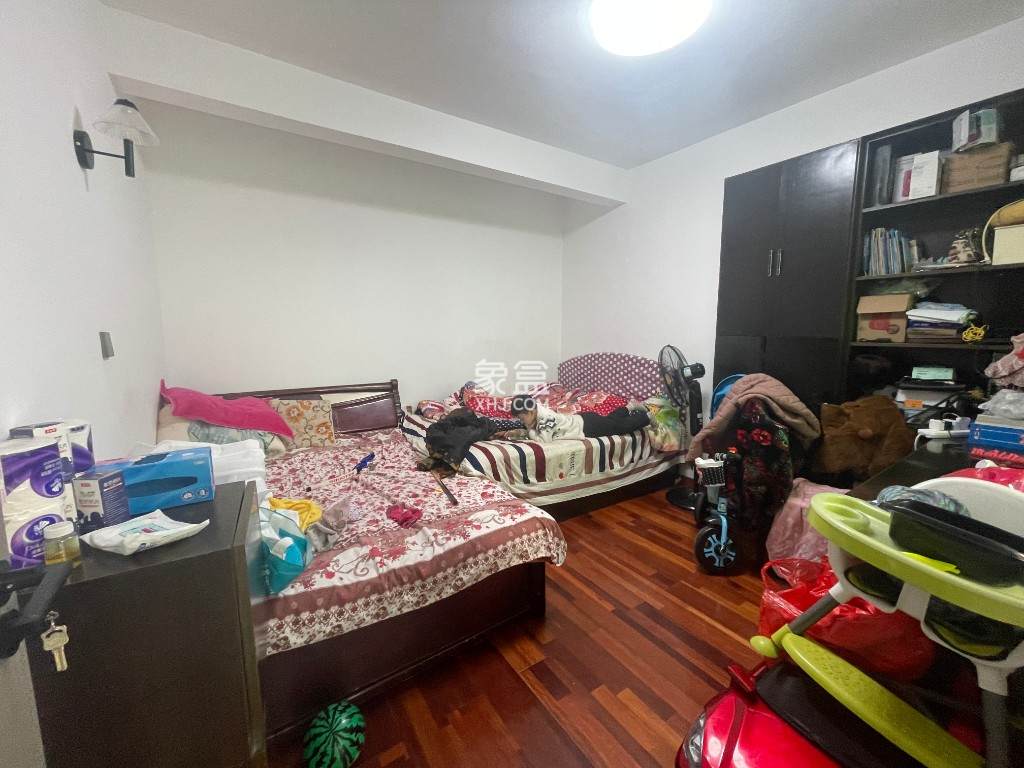 轩竹楼 2室2厅1卫 39.8万 轩竹楼 2室2厅1卫 39.8万客厅