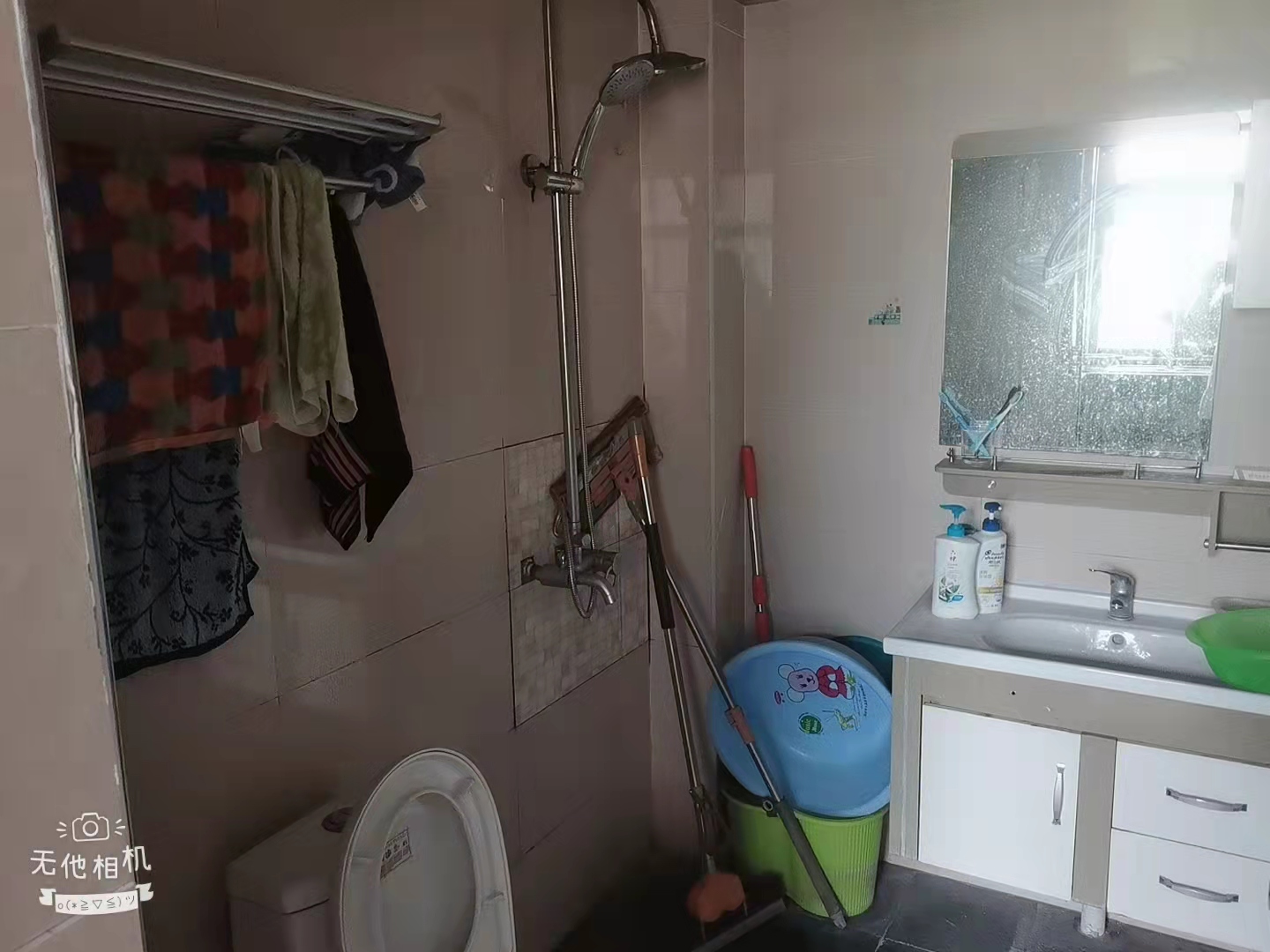 东方新城  1室1厅1卫    1000.0元/月 东方新城  1室1厅1卫    1000.0元/月室内图