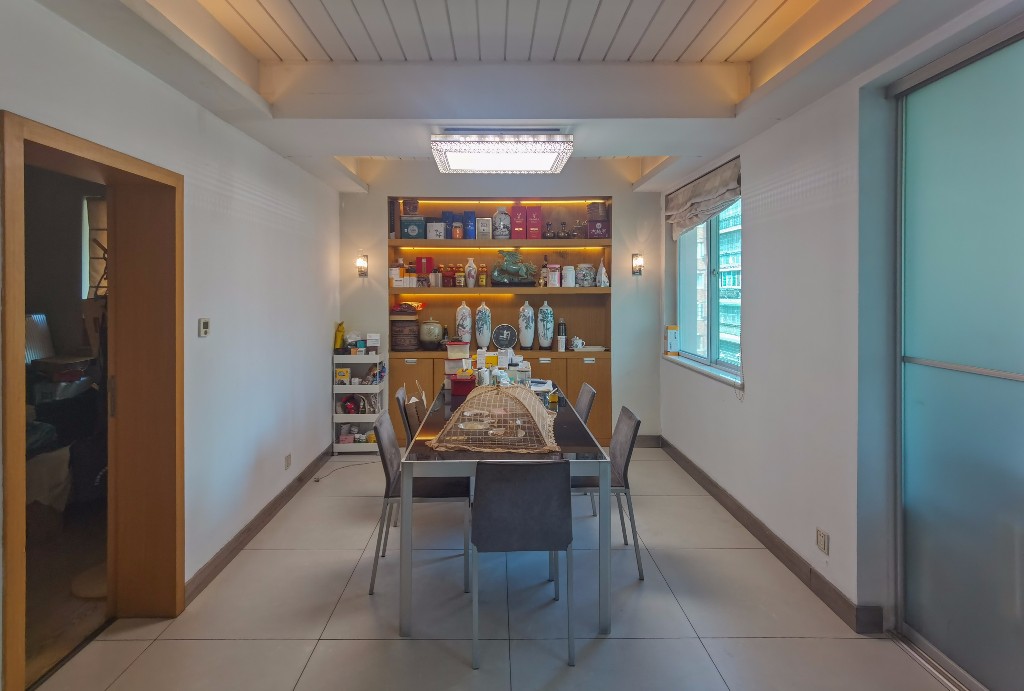 熹悦花都 5室3厅4卫 150.0万 熹悦花都 5室3厅4卫 150.0万客厅