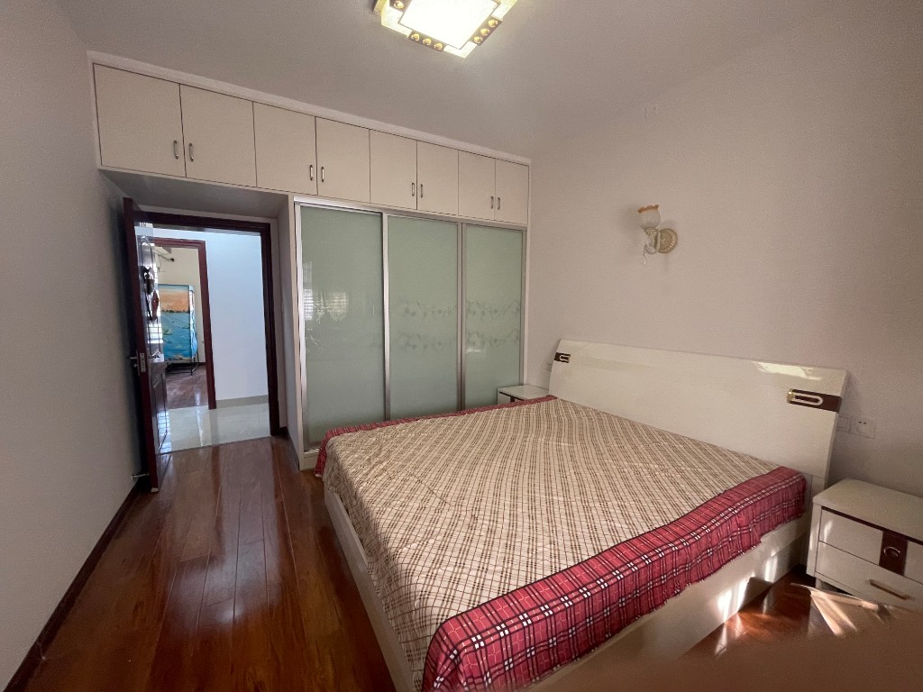 御景东方 2室2厅1卫 46.8万 御景东方 2室2厅1卫 46.8万客厅