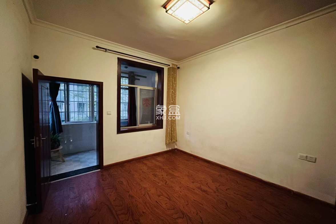 董家塅沿河三村 3室1厅1卫 32.0万 董家塅沿河三村 3室1厅1卫 32.0万客厅