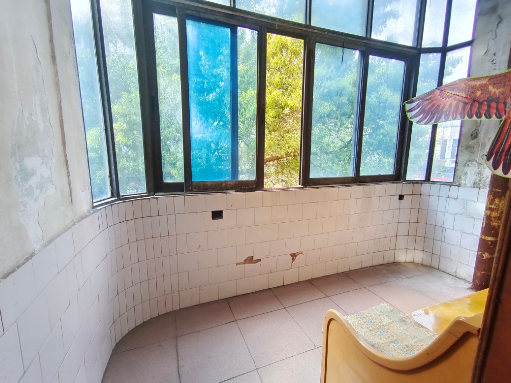 人民中路 2室1厅1卫 26.0万 人民中路 2室1厅1卫 26.0万客厅