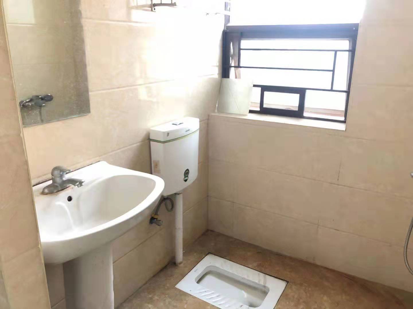 水岸花城(翠堤湾) 3室2厅1卫 52.0万 水岸花城(翠堤湾) 3室2厅1卫 52.0万客厅