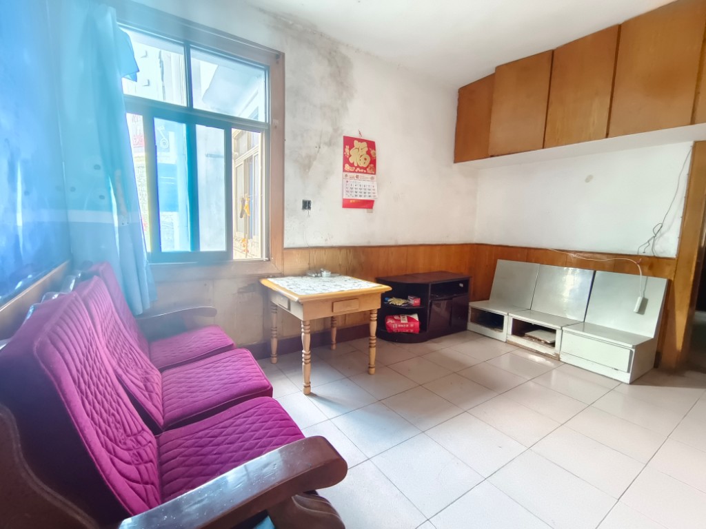 人民中路 2室1厅1卫 26.0万 人民中路 2室1厅1卫 26.0万客厅