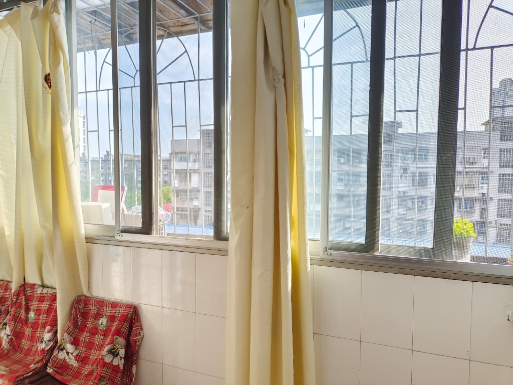 贺家土公交小区 3室2厅1卫 35.0万 贺家土公交小区 3室2厅1卫 35.0万客厅