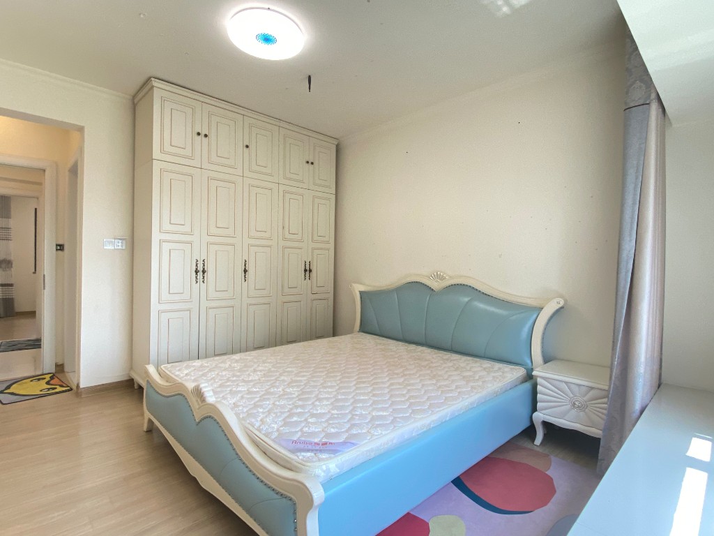 碧桂园 3室2厅2卫 2200.0元/月 碧桂园 3室2厅2卫 2200.0元/月室内图