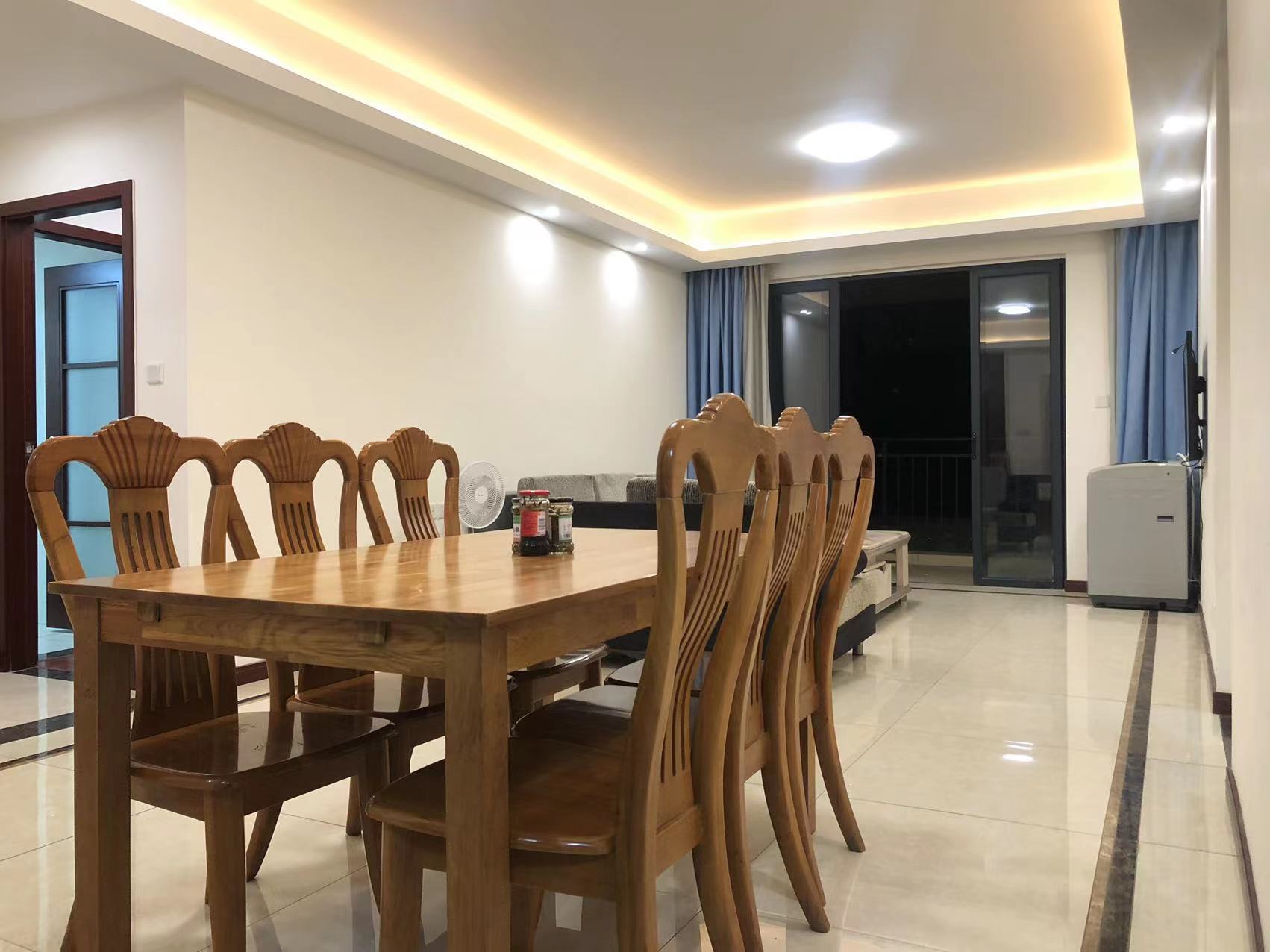 中建玥熙台 4室2厅2卫 90.0万 中建玥熙台 4室2厅2卫 90.0万客厅