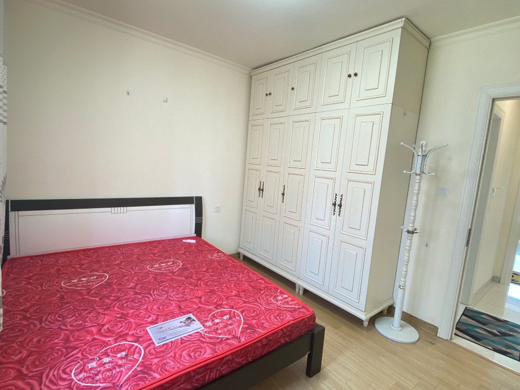 碧桂园 3室2厅2卫 2200.0元/月 碧桂园 3室2厅2卫 2200.0元/月室内图