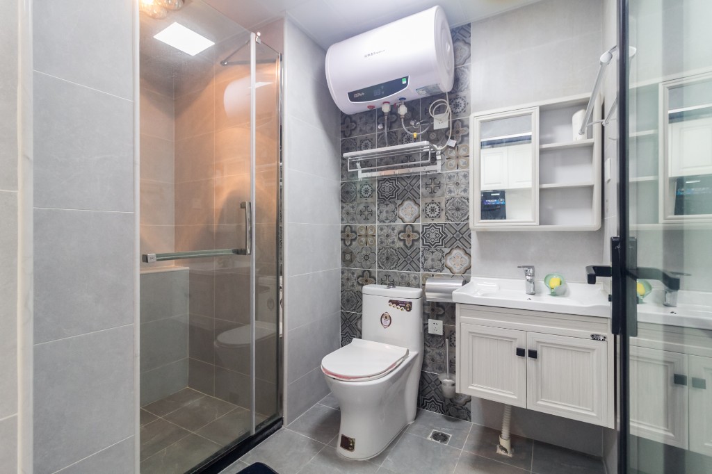 芙蓉万国城MOMA(卓越汇富苑) 1室1厅1卫 52.0万 芙蓉万国城MOMA(卓越汇富苑) 1室1厅1卫 52.0万卫生间