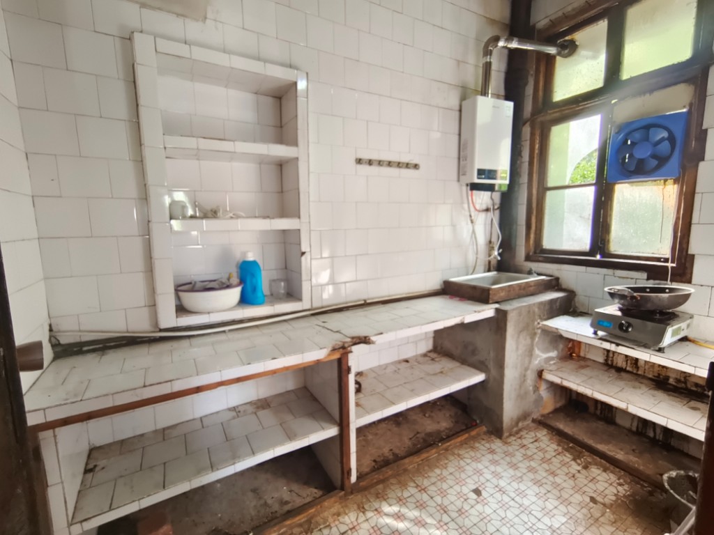 人民中路 2室1厅1卫 26.0万 人民中路 2室1厅1卫 26.0万客厅