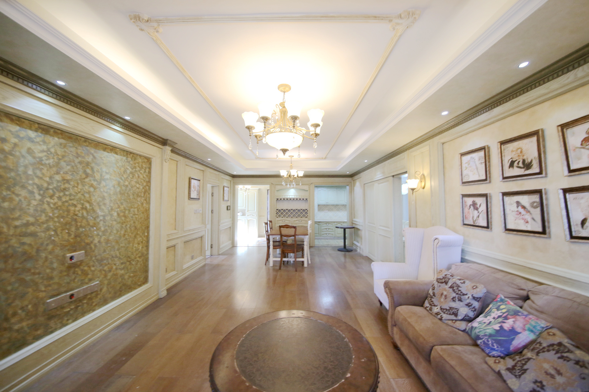 湘域熙岸  4室2厅2卫    240.0万客厅