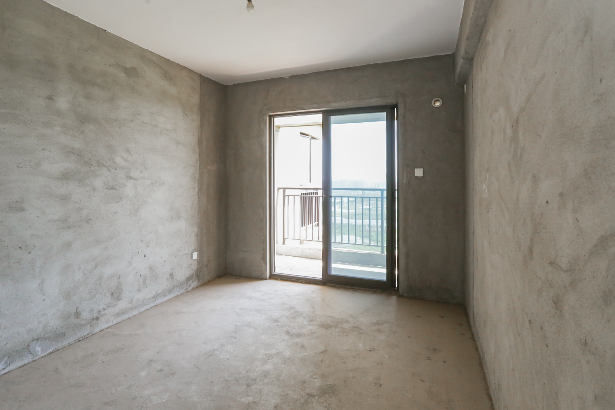 华润橡树湾  4室2厅2卫    145.0万其他