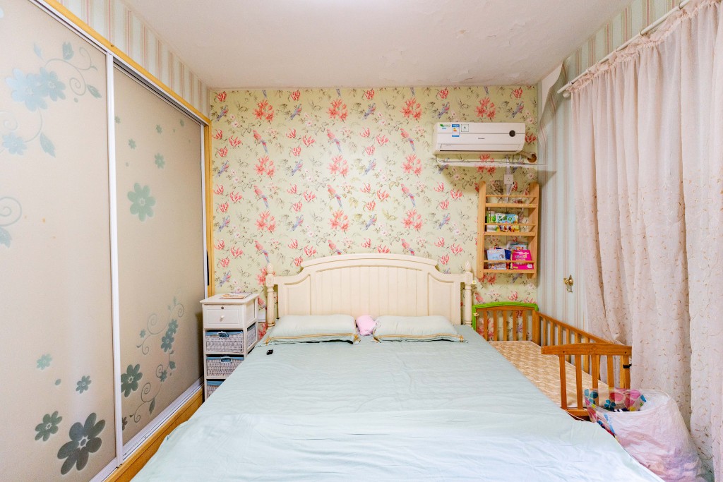 水岸天际（一期、二期）  2室2厅2卫    76.0万卧室