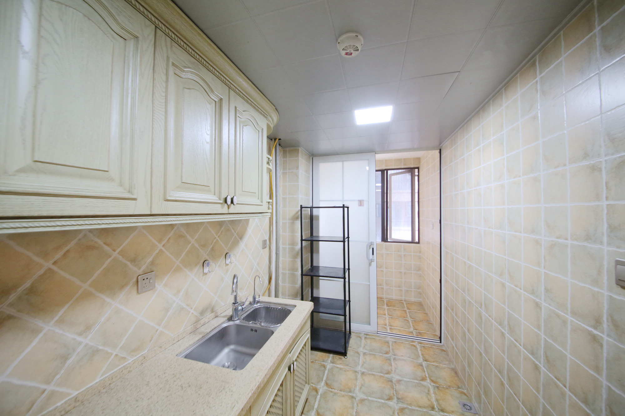 湘域熙岸  4室2厅2卫    240.0万厨房