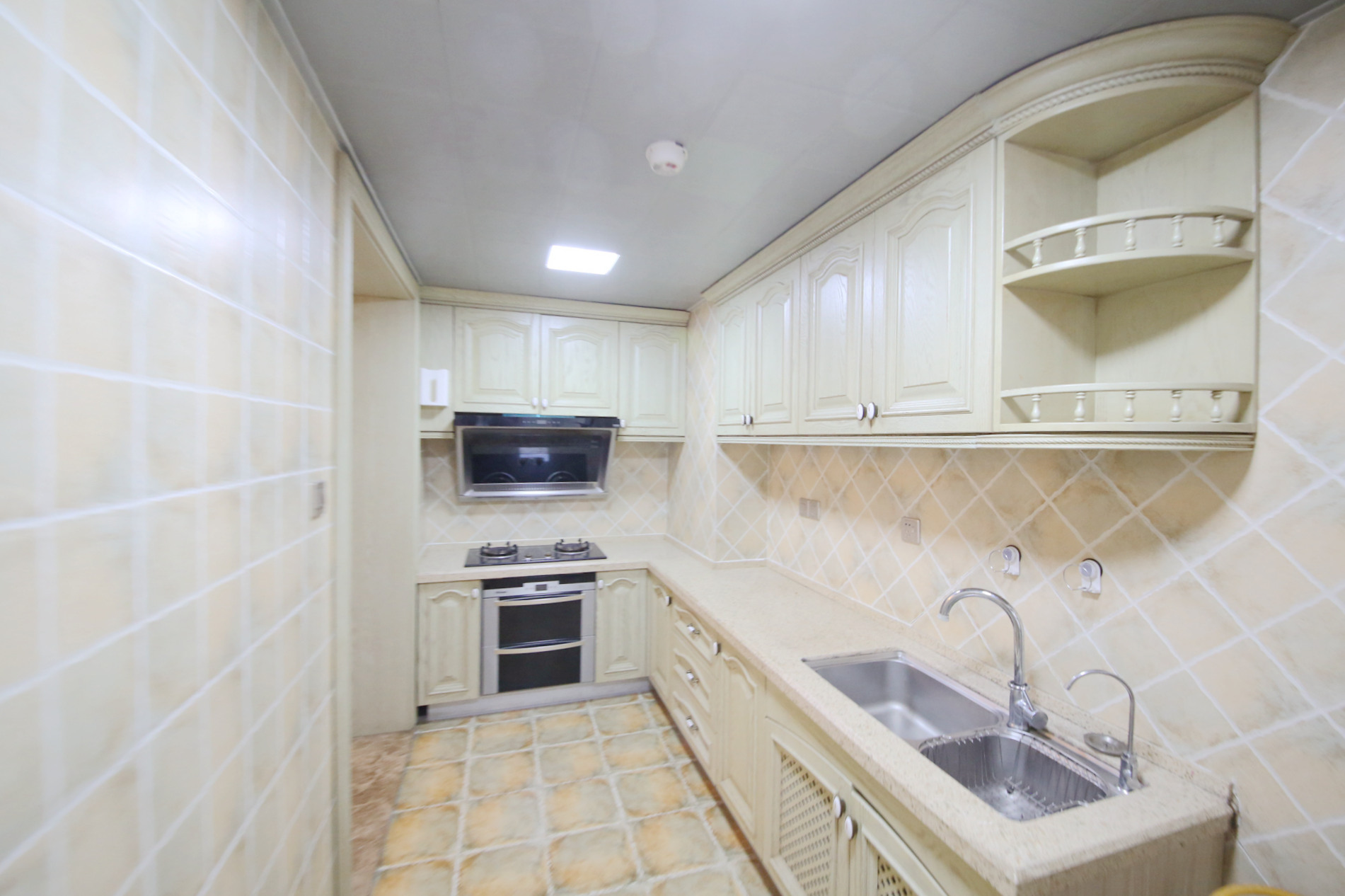 湘域熙岸  4室2厅2卫    240.0万厨房