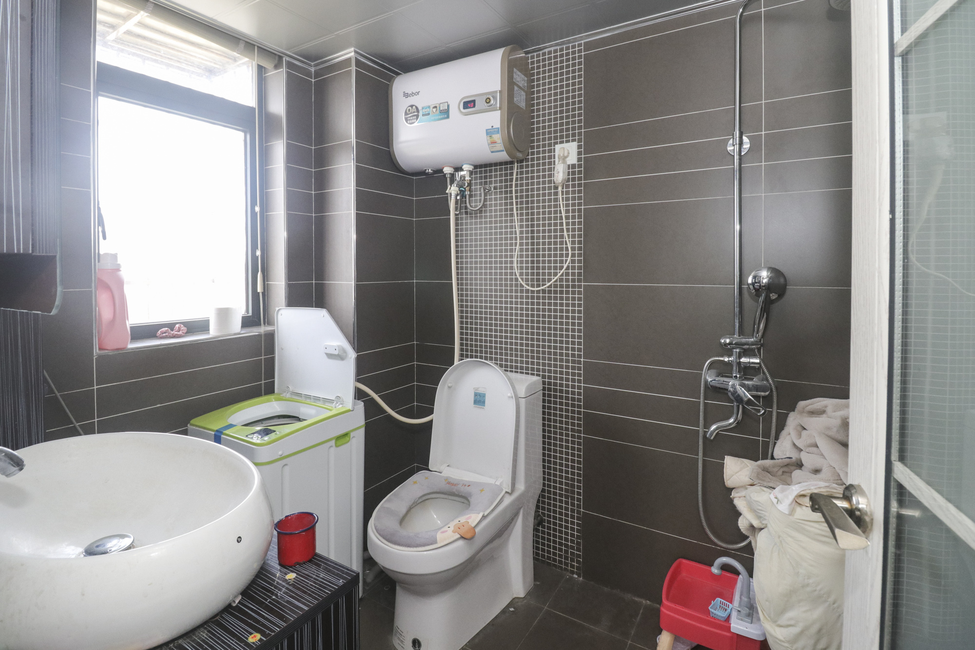 诚兴园  3室2厅1卫    97.0万卫生间