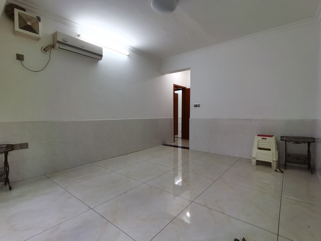 美的城三期 4室2厅2卫 82.0万 美的城三期 4室2厅2卫 82.0万客厅