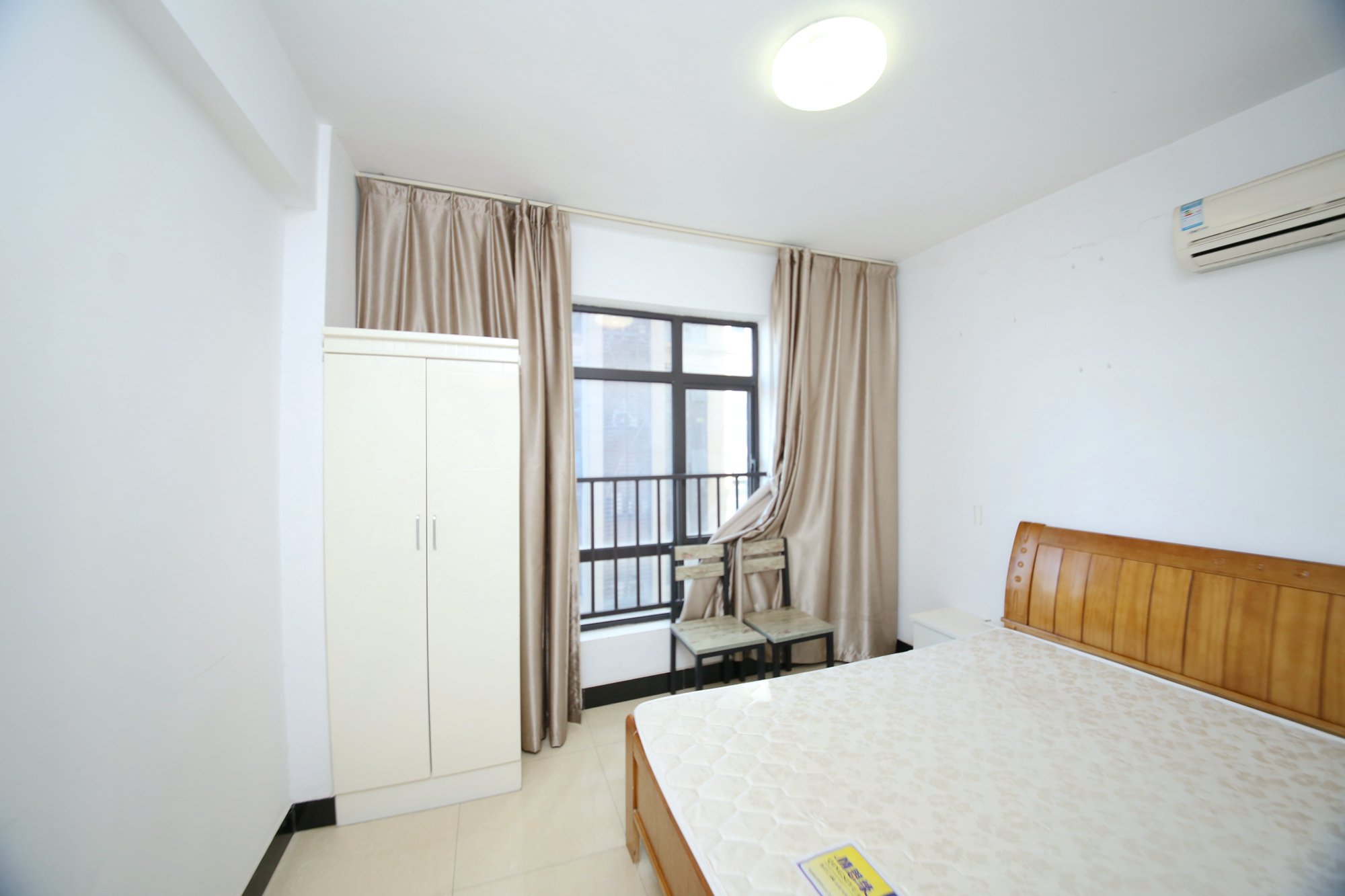 湘域城邦（湘域国际中心）  2室1厅1卫    130.2万卧室