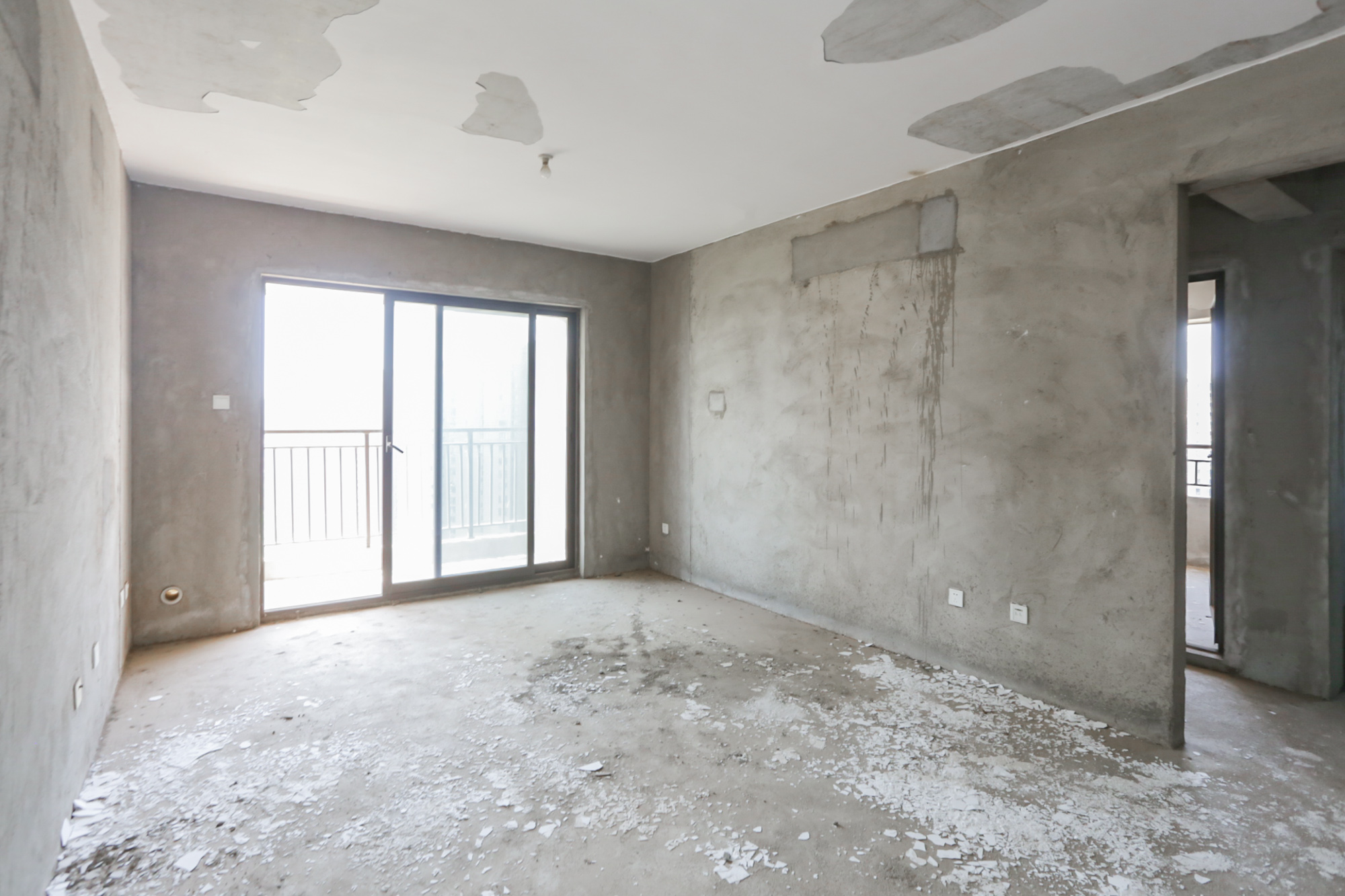 华润橡树湾  4室2厅2卫    145.0万其他