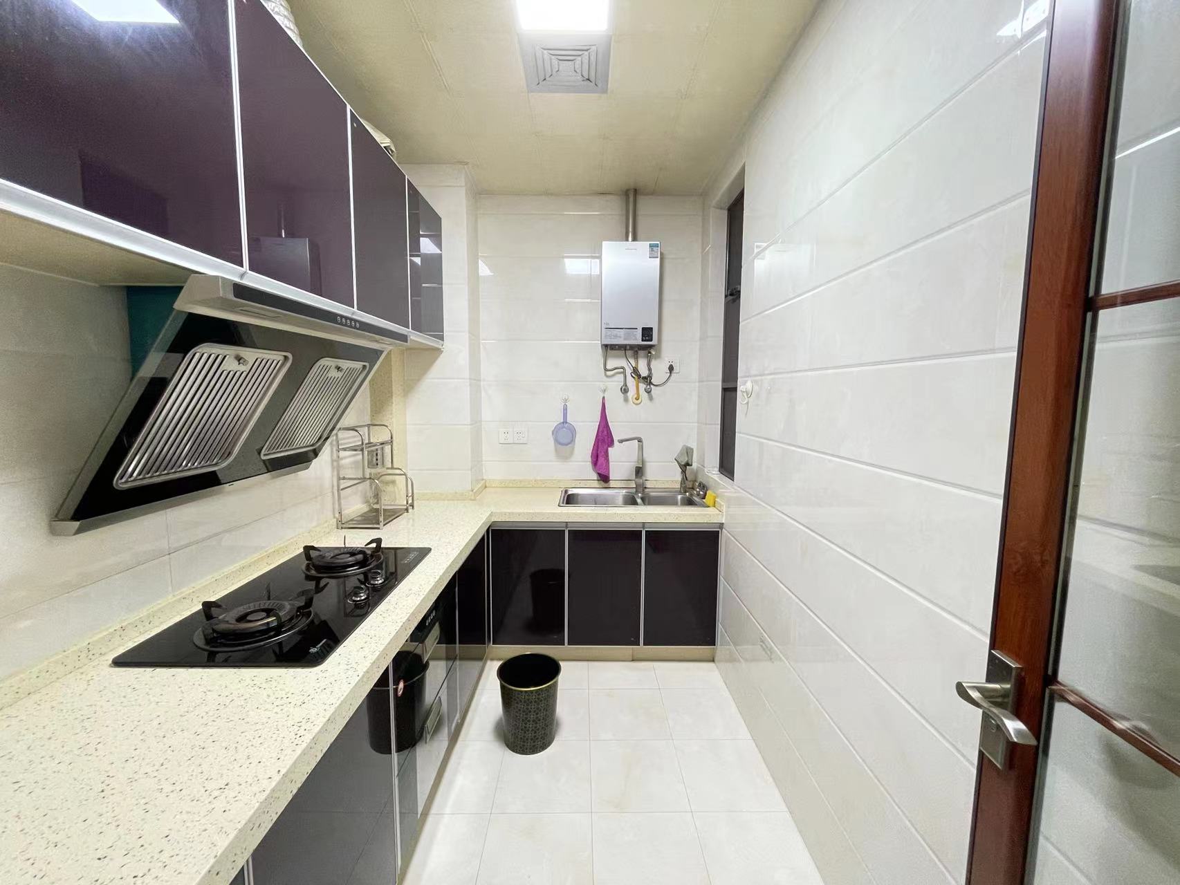 凯旋名门人民中路1006号 3室2厅2卫 86.0万 凯旋名门人民中路1006号 3室2厅2卫 86.0万客厅