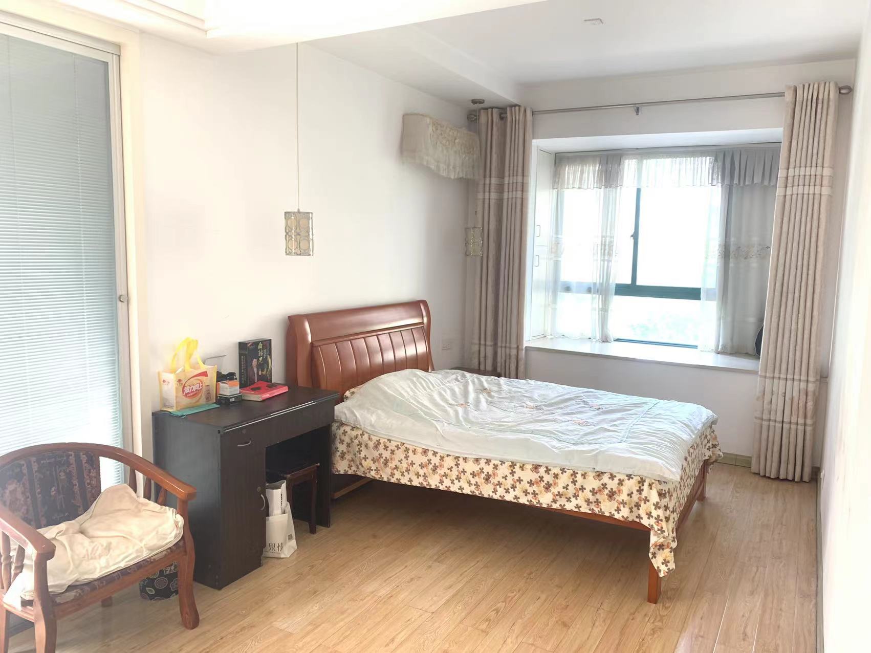 共和城 3室2厅2卫 85.0万 共和城 3室2厅2卫 85.0万客厅