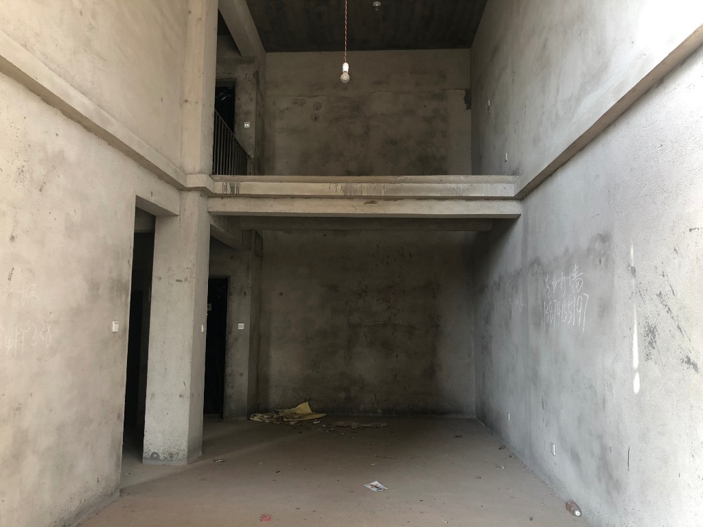 荷塘观邸 4室2厅1卫 63.00万 荷塘观邸 4室2厅1卫 63.00万客厅