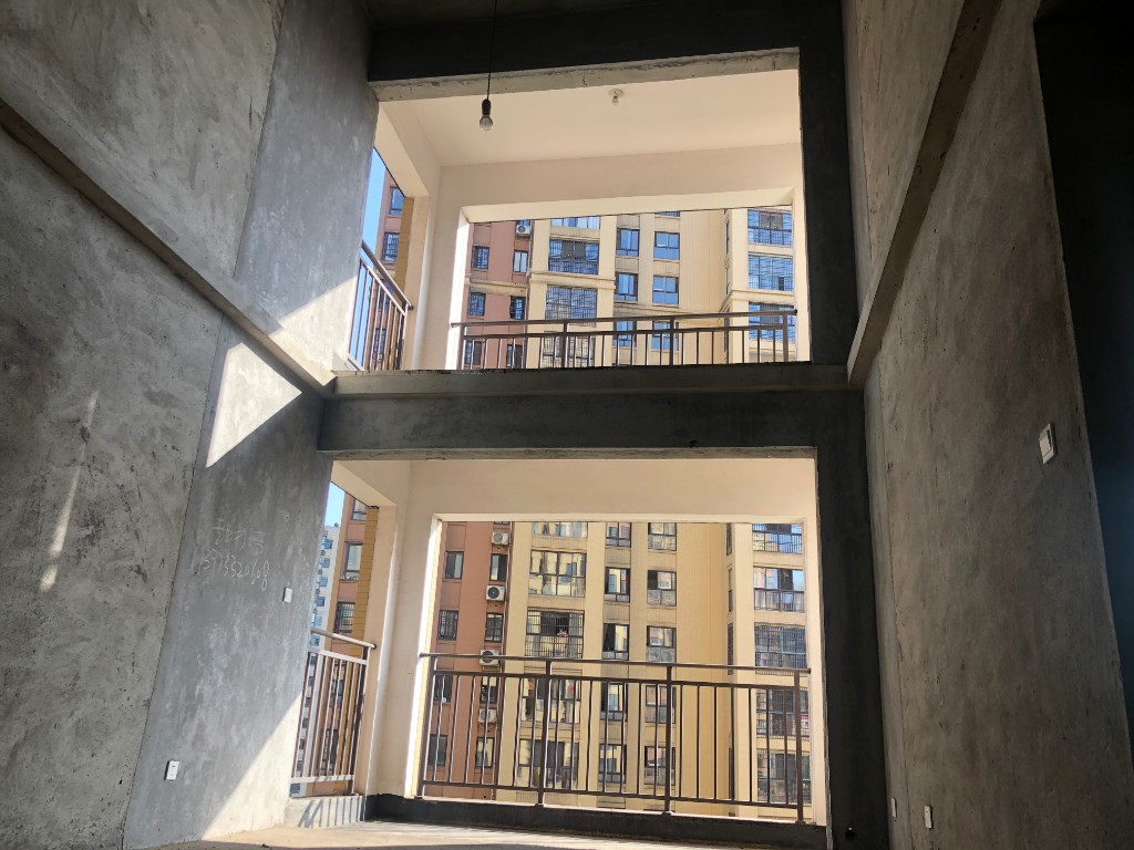 荷塘观邸 4室2厅1卫 63.00万 荷塘观邸 4室2厅1卫 63.00万客厅