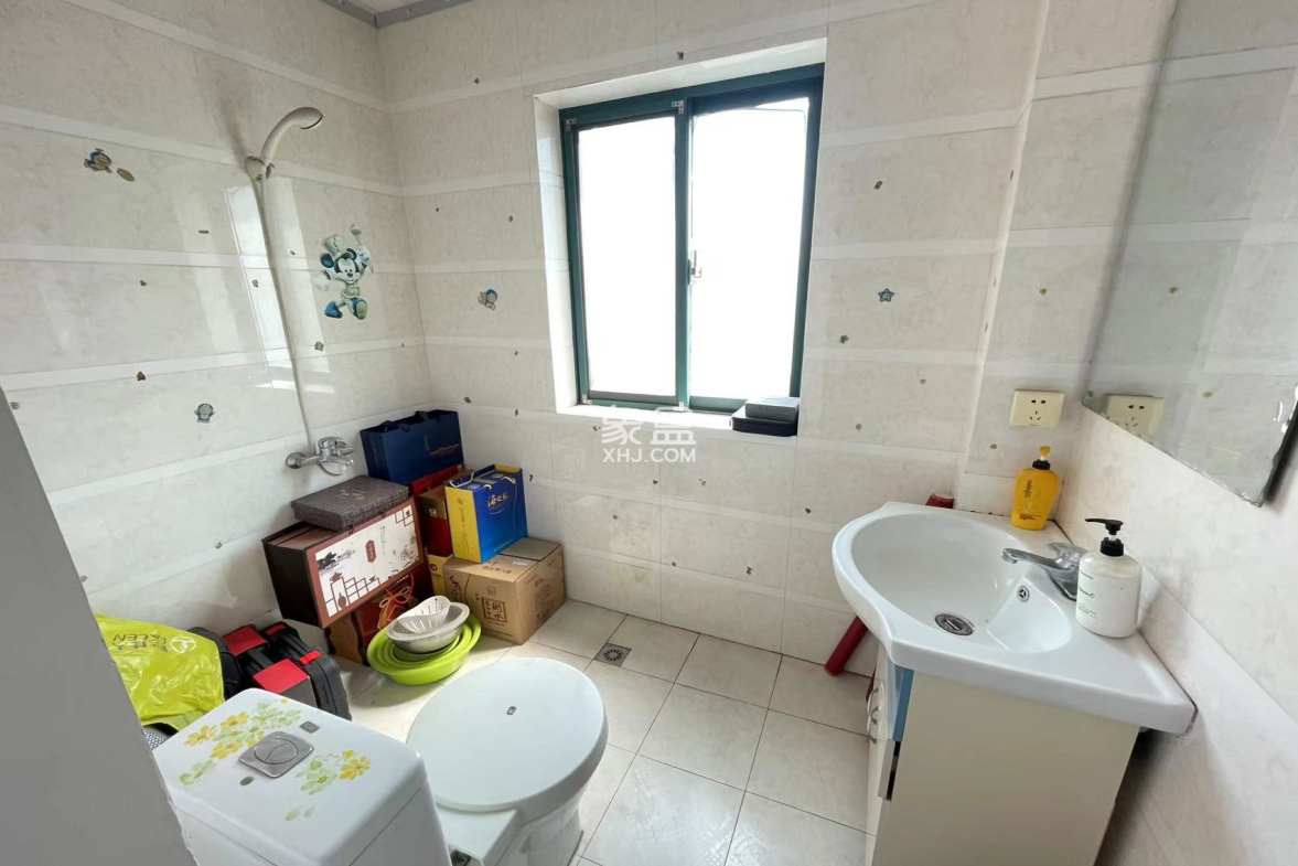 香山美境 3室2厅2卫 68.0万 香山美境 3室2厅2卫 68.0万客厅