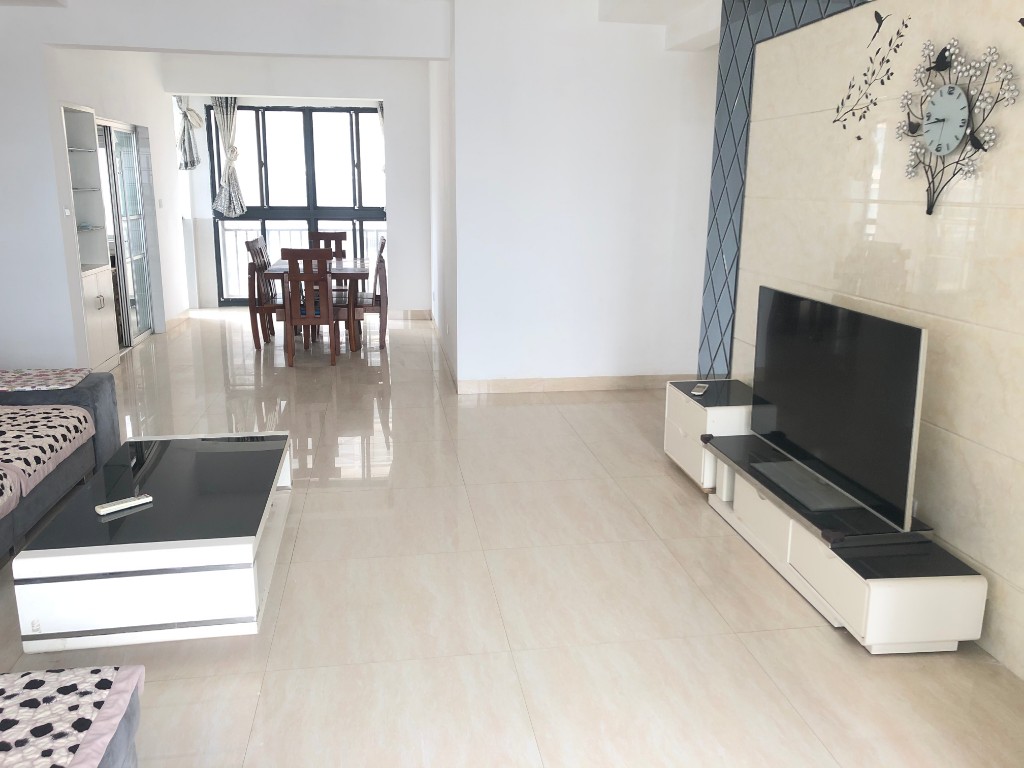 印象华都 4室2厅2卫 66.8万 印象华都 4室2厅2卫 66.8万客厅