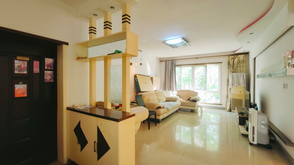 青年乐园 4室2厅2卫 56.0万 青年乐园 4室2厅2卫 56.0万客厅